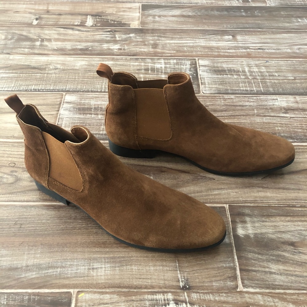 AM Chelsea boots